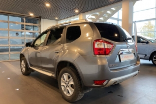 NISSAN TERRANO