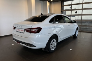 LADA VESTA