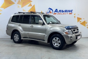 MITSUBISHI PAJERO