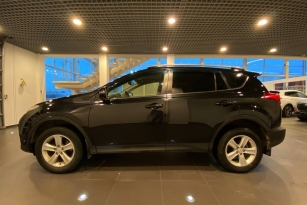 TOYOTA RAV 4