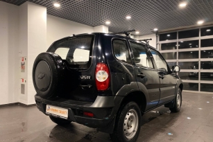 CHEVROLET NIVA