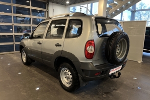 CHEVROLET NIVA