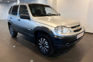 CHEVROLET NIVA
