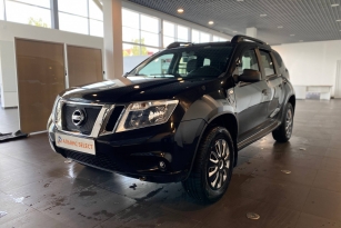NISSAN TERRANO