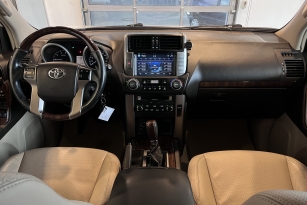 TOYOTA LAND CRUSER