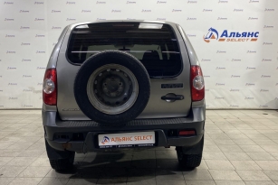 CHEVROLET NIVA