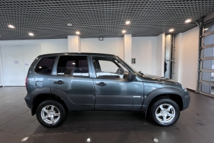 CHEVROLET NIVA