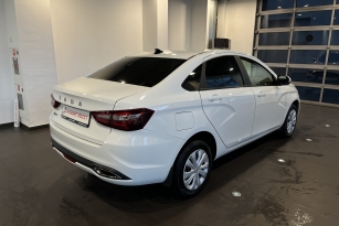 LADA VESTA