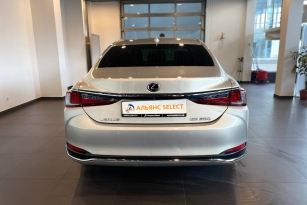 LEXUS ES 200