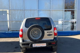 CHEVROLET NIVA