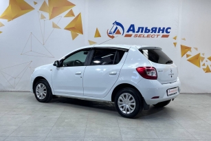 RENAULT SANDERO