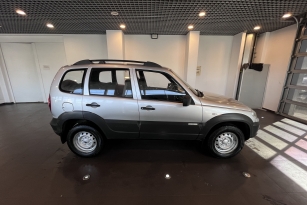 CHEVROLET NIVA