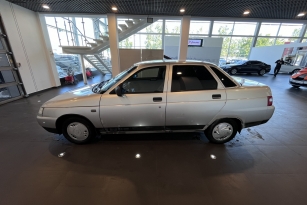 LADA 2110