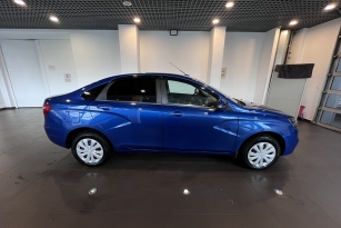LADA VESTA