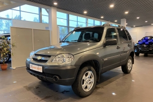 CHEVROLET NIVA