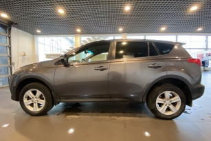 TOYOTA RAV 4