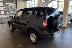 CHEVROLET NIVA