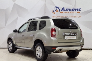 RENAULT DUSTER