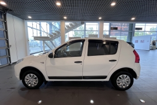 RENAULT SANDERO