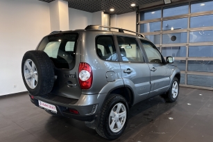 CHEVROLET NIVA