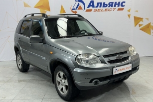 CHEVROLET NIVA