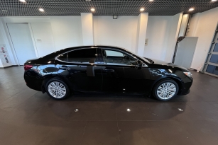 LEXUS ES250