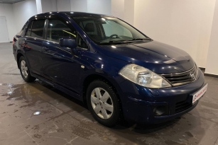 NISSAN TIIDA