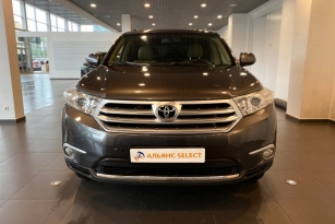 TOYOTA HIGHLANDER