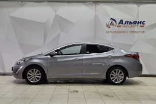 HYUNDAI ELANTRA