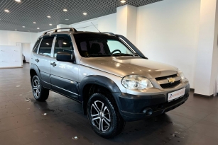 CHEVROLET NIVA