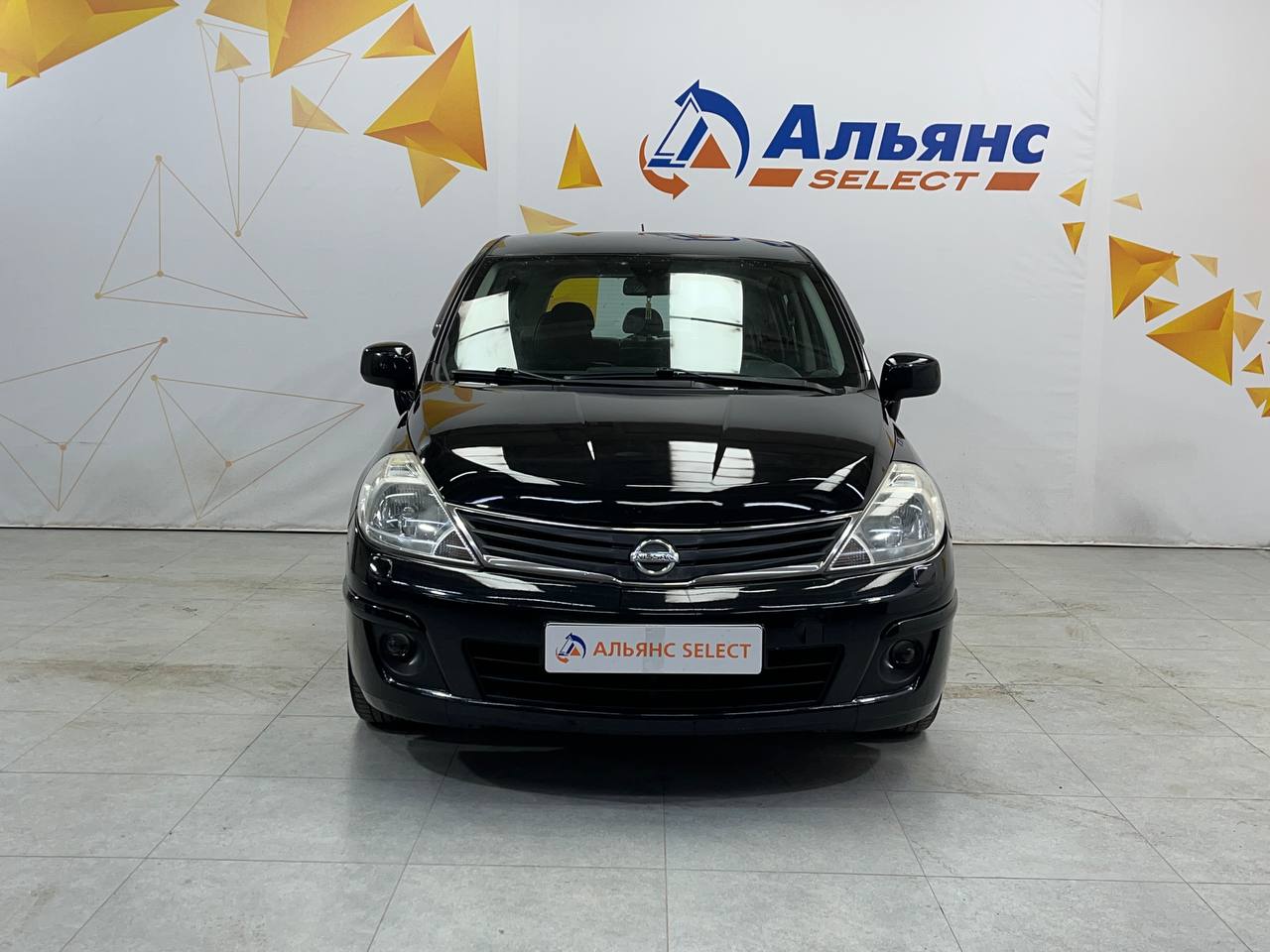 NISSAN TIIDA
