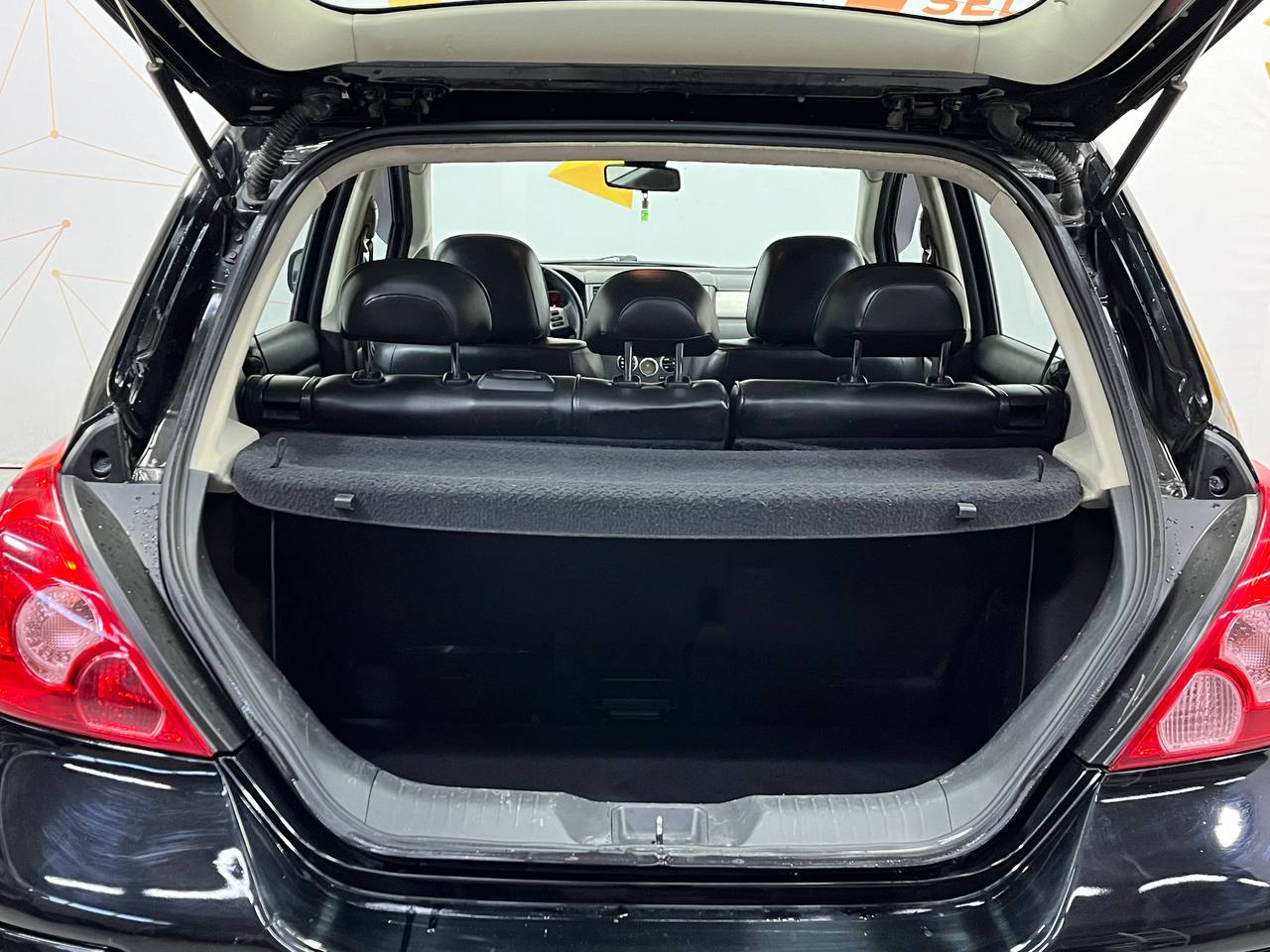 NISSAN TIIDA