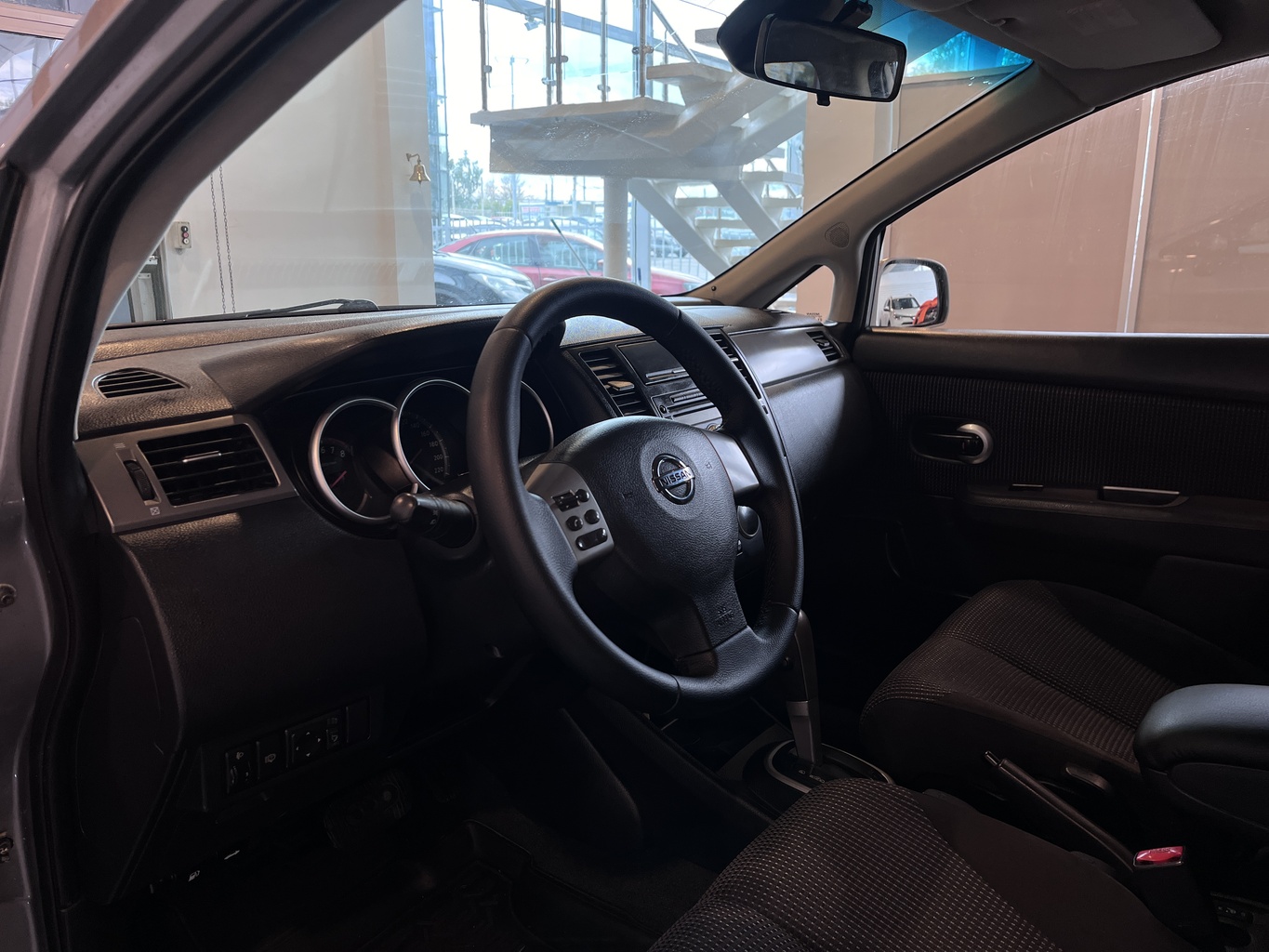 NISSAN TIIDA