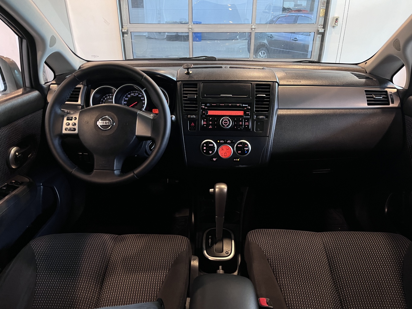 NISSAN TIIDA