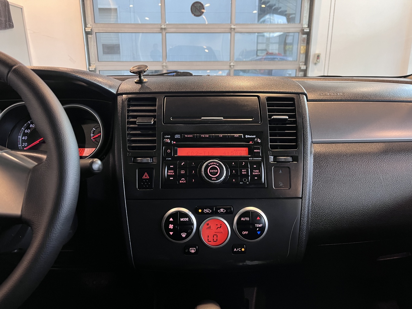 NISSAN TIIDA