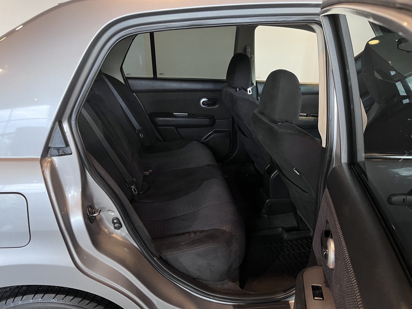 NISSAN TIIDA