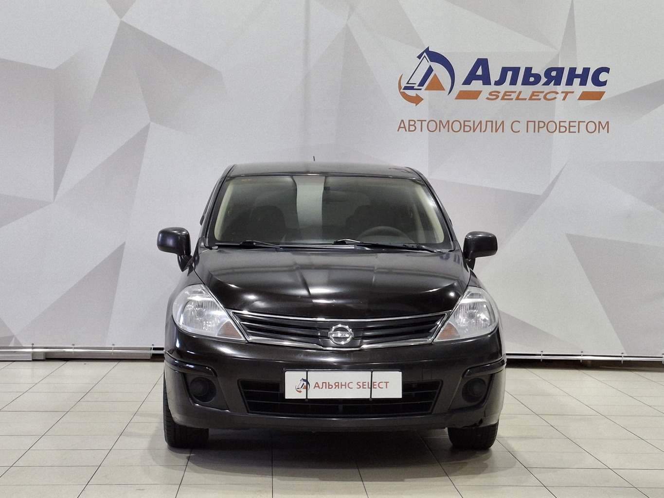 NISSAN TIIDA