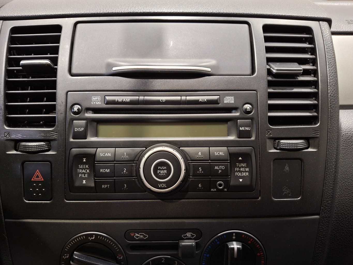 NISSAN TIIDA