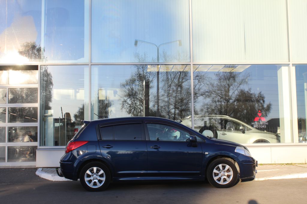 NISSAN TIIDA 2012 г.