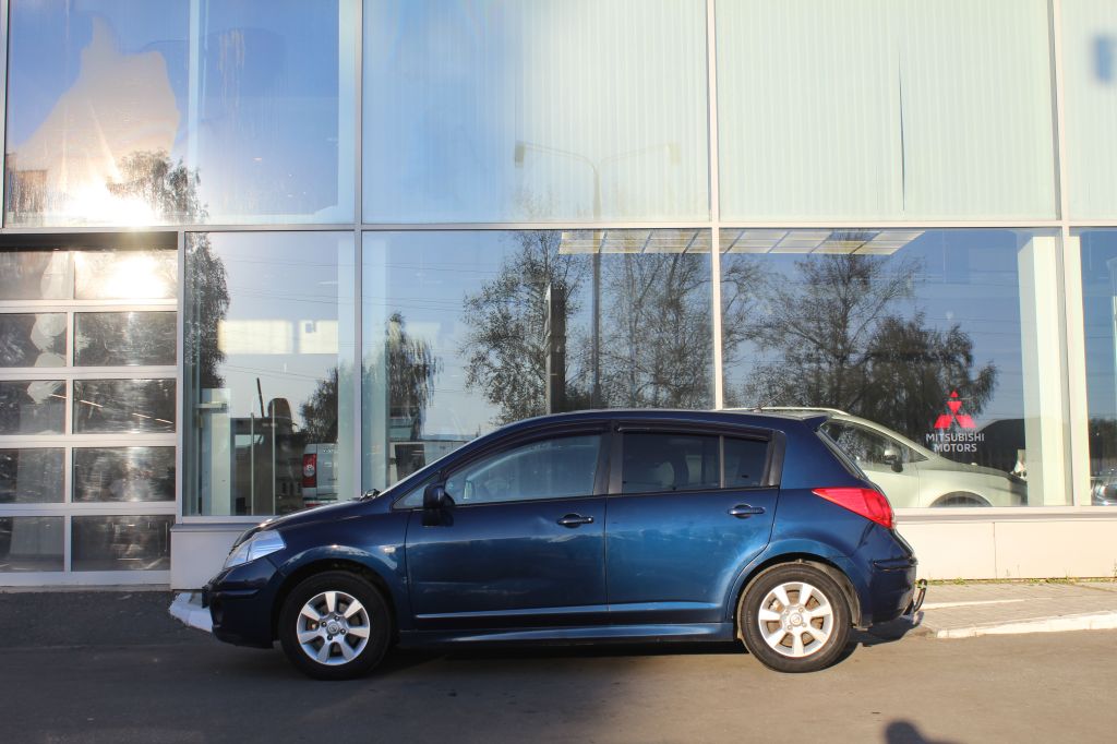 NISSAN TIIDA 2012 г.