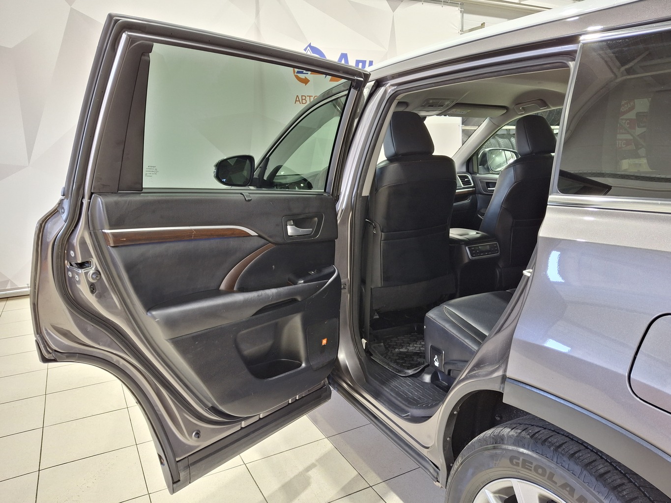 TOYOTA HIGHLANDER