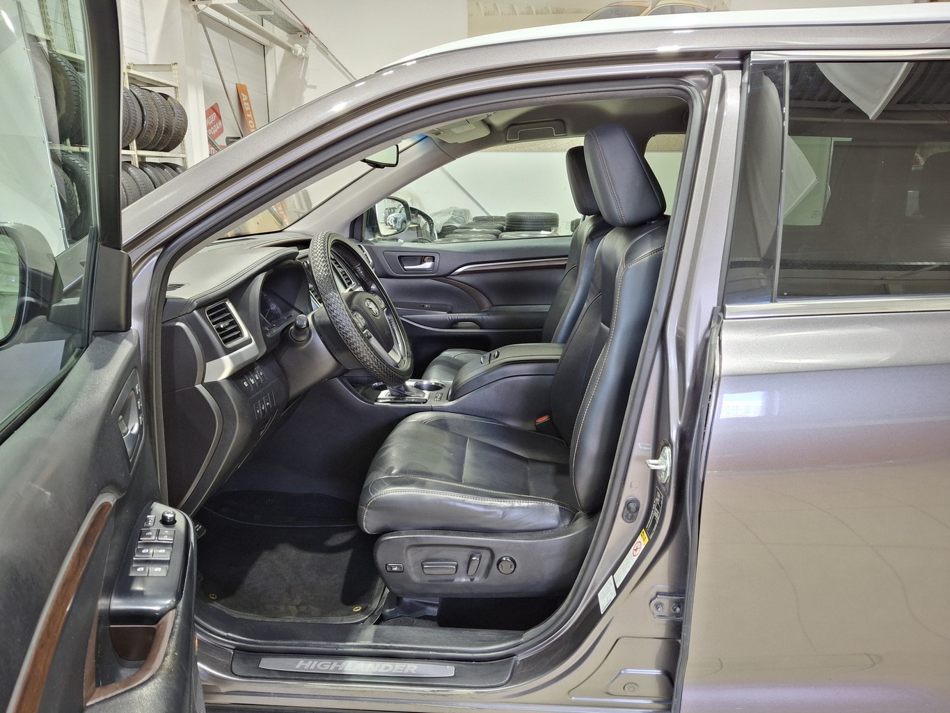 TOYOTA HIGHLANDER