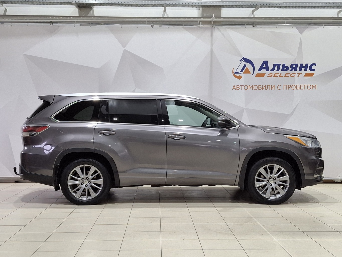 TOYOTA HIGHLANDER