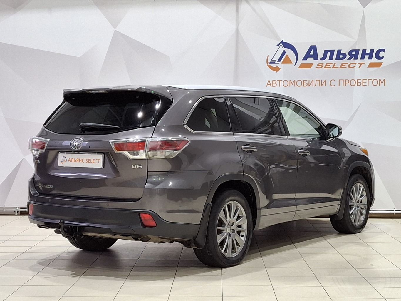TOYOTA HIGHLANDER