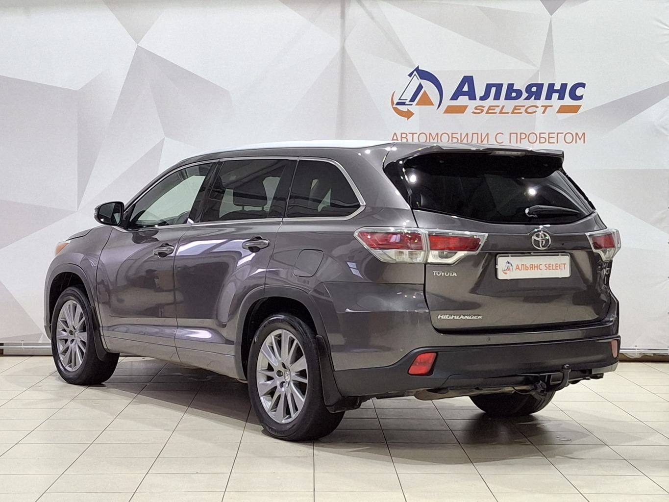 TOYOTA HIGHLANDER