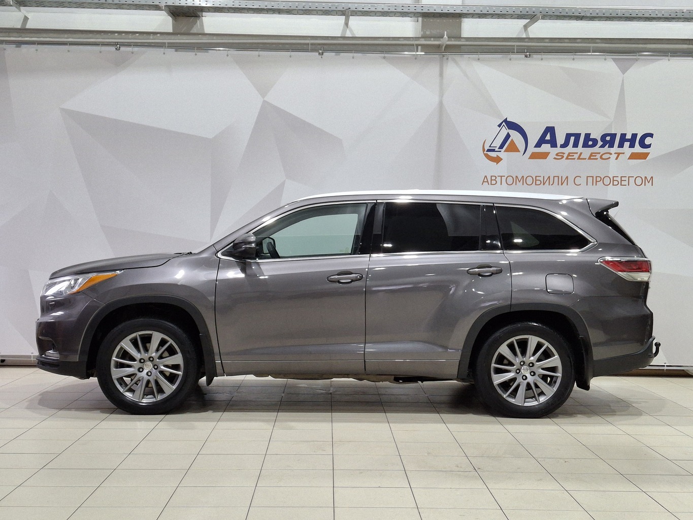 TOYOTA HIGHLANDER