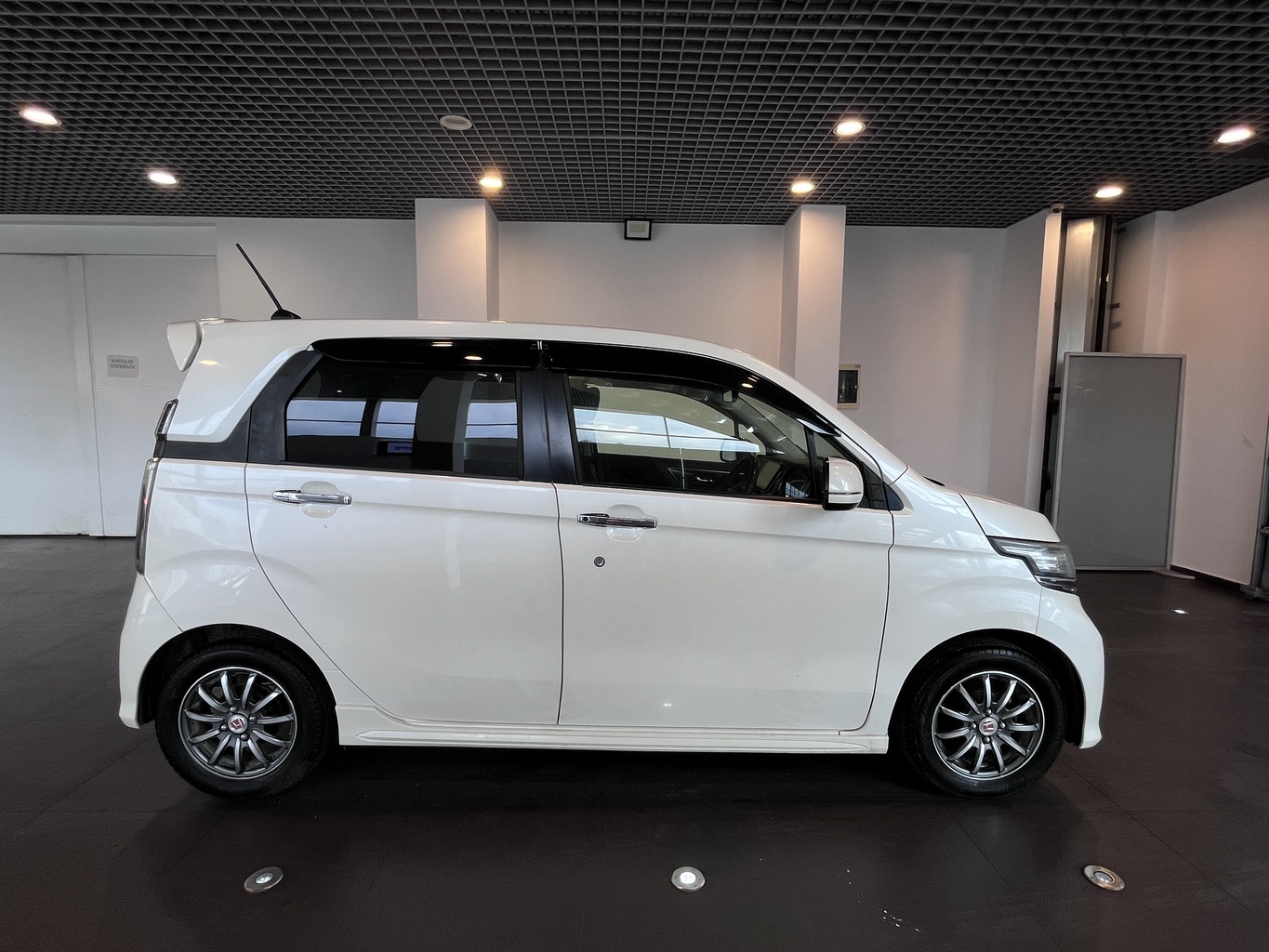 HONDA N-WGN