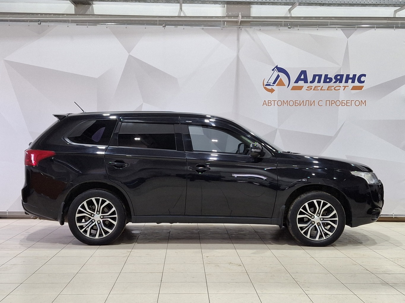 MITSUBISHI OUTLANDER