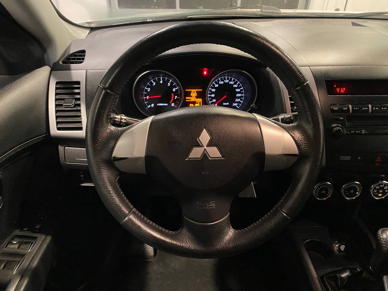 MITSUBISHI OUTLANDER