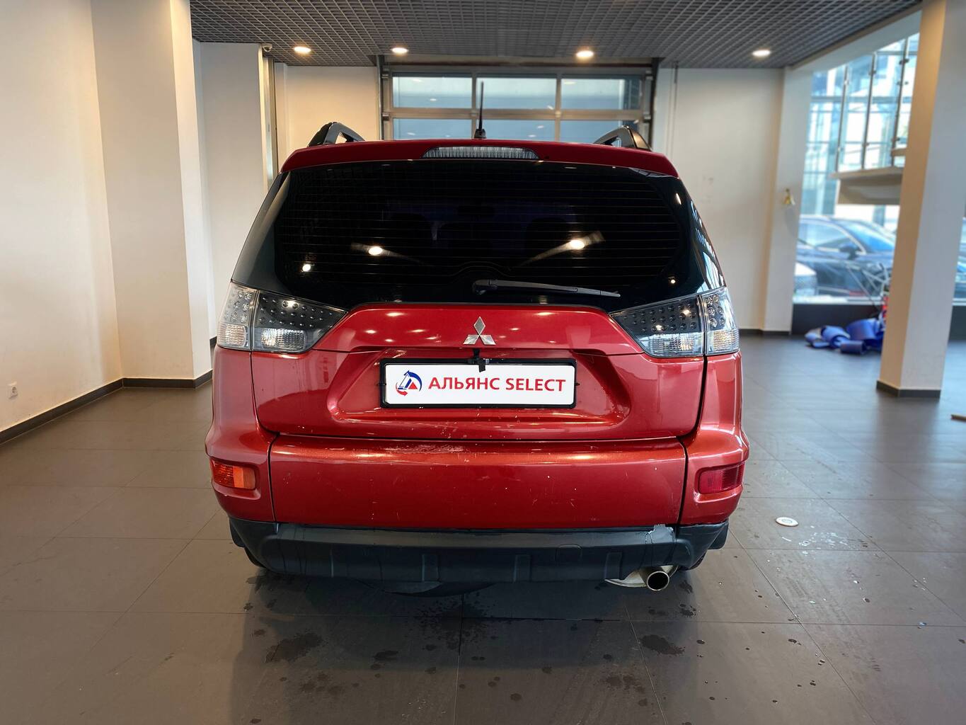 MITSUBISHI OUTLANDER